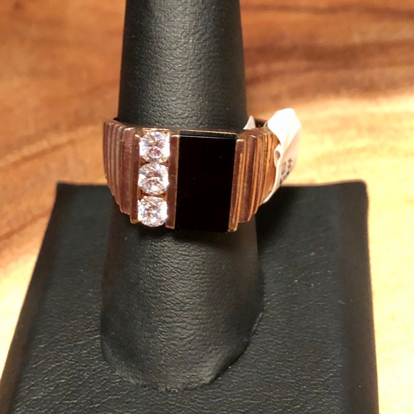 Men’s Goldtone Ring with black stone, Size 11 - Picture 2 of 7